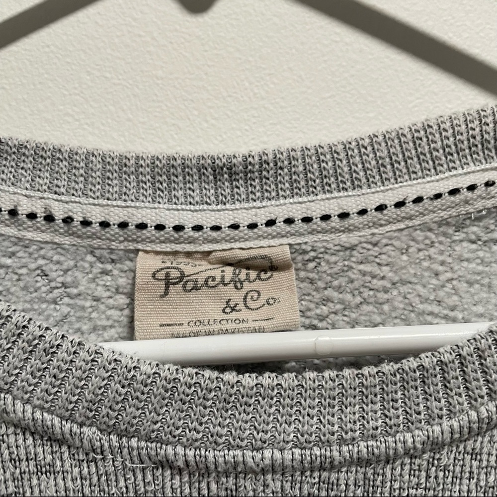 SOLD❌ Pacific & Co Crewneck Sweater - Picture 5 of 9